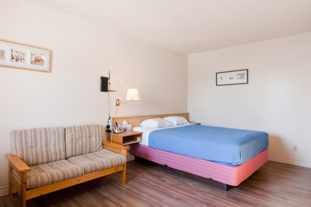 Horizon Motel Saint Albert Bagian luar foto