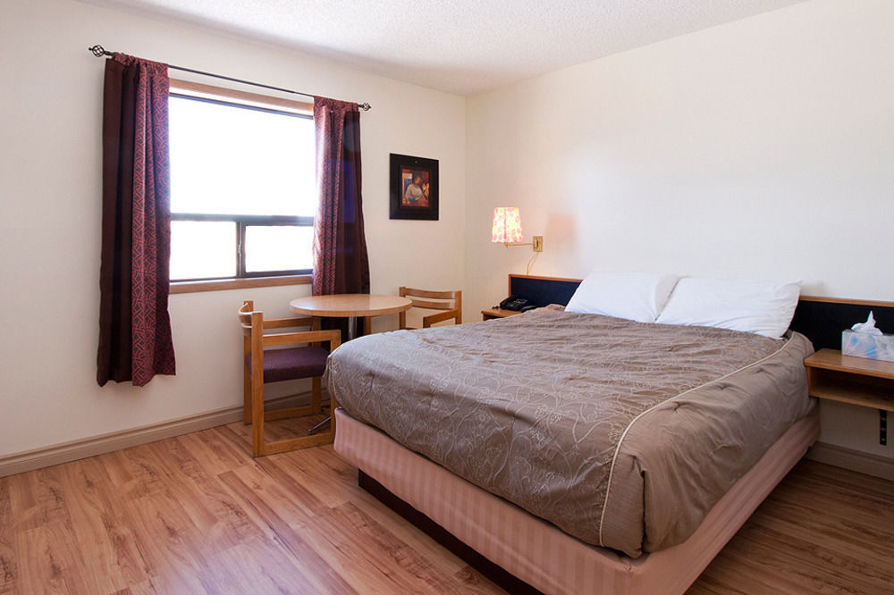 Horizon Motel Saint Albert Bagian luar foto