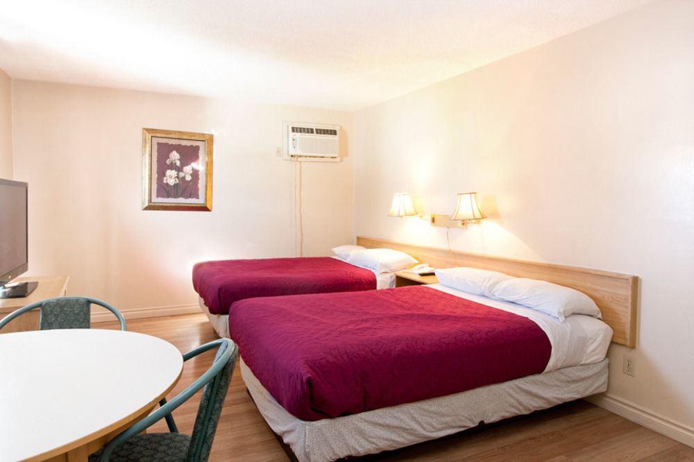 Horizon Motel Saint Albert Bagian luar foto