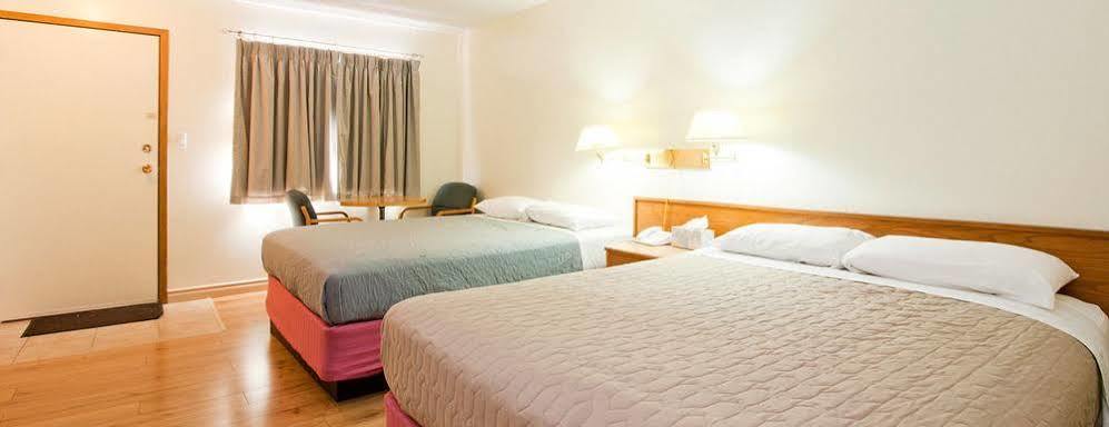 Horizon Motel Saint Albert Bagian luar foto